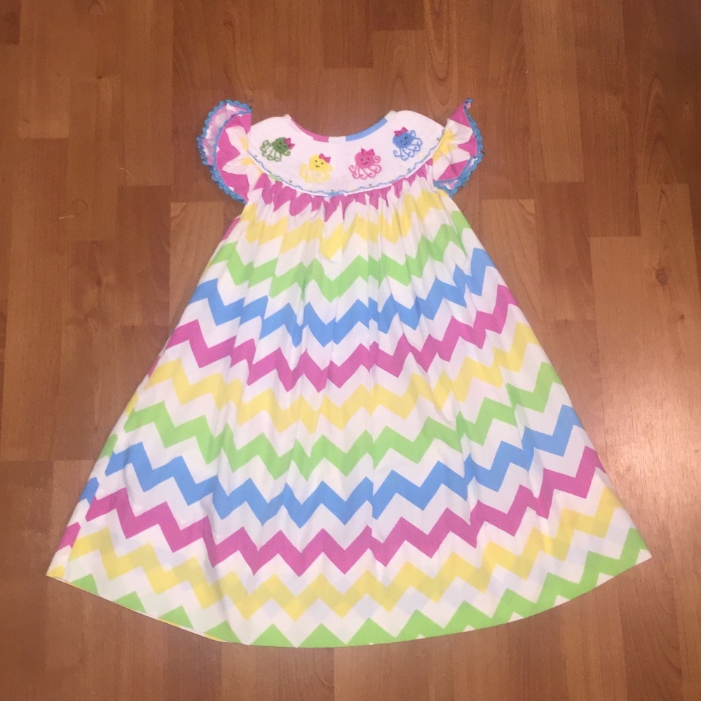 Girls chevron smocked dress